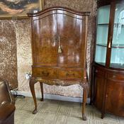 Fabulous walnut Queen Anne ornate drinks cocktail cabinet image