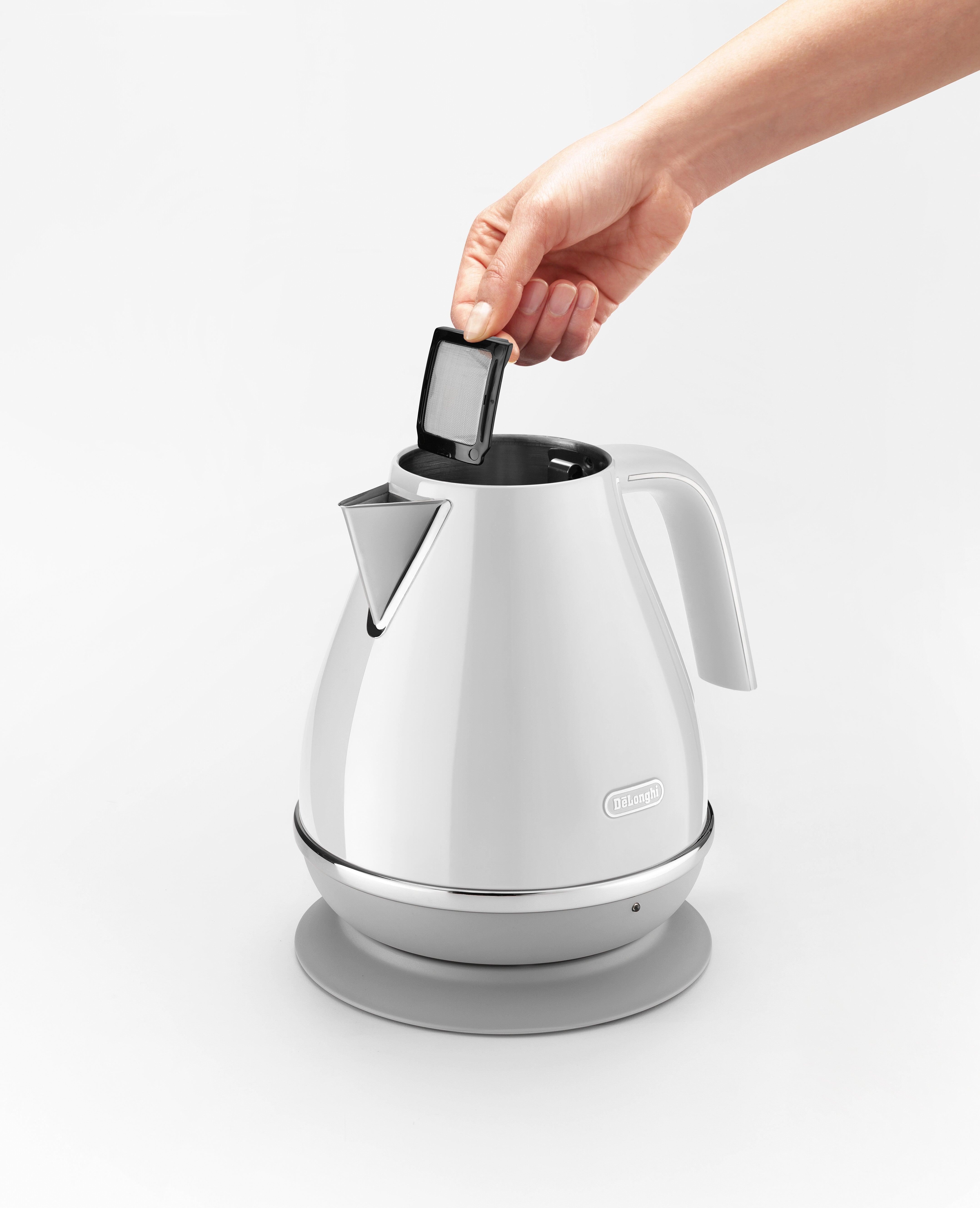 Delonghi Icona Capitals Kettle White 1.7 Litres 3kW Stainless steel