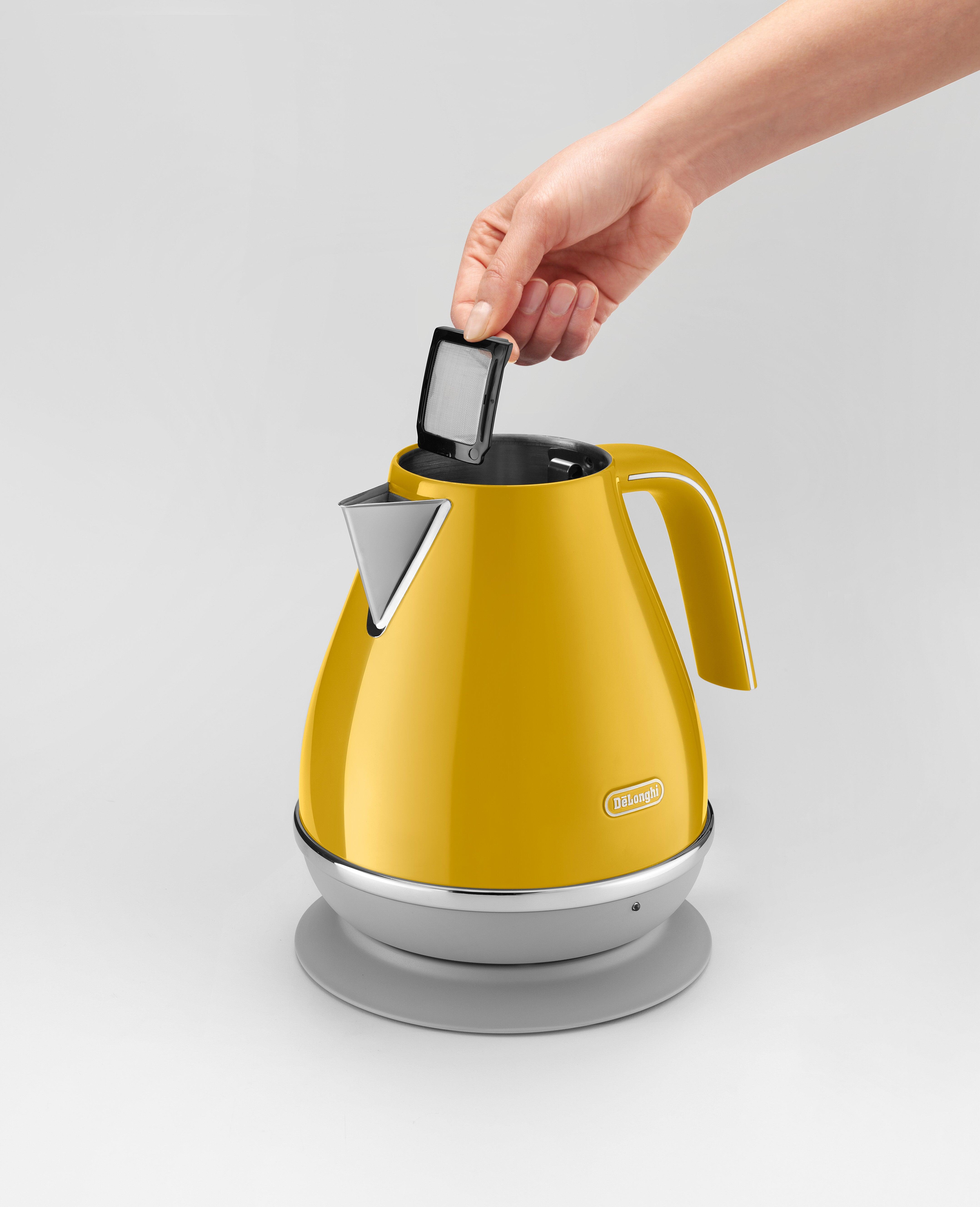 De'Longhi Icona Capitals Kettle Yellow 1.7 Litres 360-degree base Stainless steel