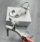 Silver tamaris   heels image