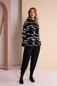NAYA travel fabric cuff trousers image