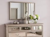 Jessie mirror image