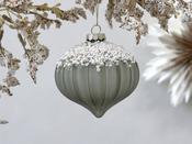Bauble With Pearls