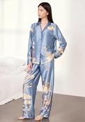 Chelsea Peers Giraffe Cloudhopper Satin Pyjama Set, Blue image