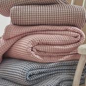 THE FINEST LINEN COMPANY Astral Throw 200x260cm, Pink