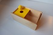 Imbucare box with fixed lid knit ball
