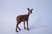 red deer hind                        L 8.5  H 9 cm