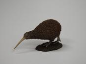 Kiwi                                         L 6.5  H 4.5 cm