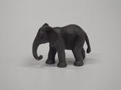 Elephant calf                          L 7  H 5 cm