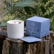 Irish Botanicals Rose Hip &amp; Bramble Leaf Candle