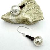 “Moonlight” Silver earrings with garnets image