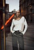 V-Neck Contrast Jumper - Cream Mix / S image
