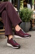 Front Zip Trainer - Wine / 39 image