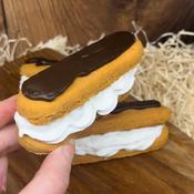 LIFE OF RILEY Doggy Eclair image
