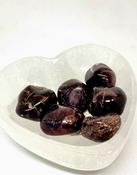 Garnet tumbled crystal Large