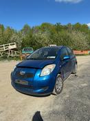 Breaking 2008 Toyota Yaris 1l Petrol