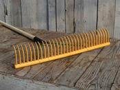 32 Teeth Plastic Hay and Leaf Rake image