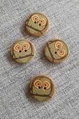 "Fat owl" wooden buttons (20mm &amp; 25mm) - 25mm image