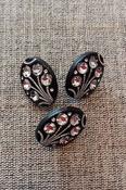Vintage oval diamante flower buttons (21mm) image