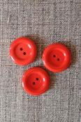 High shine 2-hole Italian rimmed buttons - Red / 23mm image