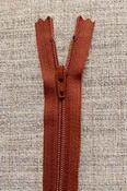 Nylon dress and skirt zips: cream/beige/brown - Russet (YKK) / 22" (56cm) image