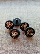 Inlaid rose design buttons (gold/black) - 22mm image