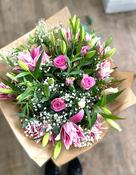 Deluxe Pink Lily Roses