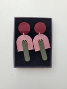 Arc Etched Burgundy/Green Drop Earrings image