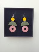 Etched Drop Yellow and Green Earrings image