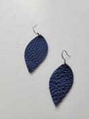 Duilleogin Small Leaf Earrings - Navy image