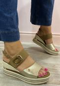 Donna Serena - tan/gold wedge sandal image