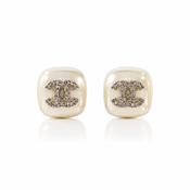 Pearl Luxe Stud Earrings image