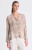 TRANSIT Oversized v-neck shirt in printed viscose georgette - SAND
