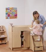 Changing unit with steps outlet