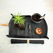 Potting tarp for urban gardening