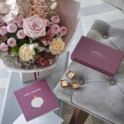 Winter Trending Gift Box, Chocolates &amp; Card