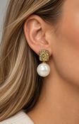 Lyra Earrings in Gold image