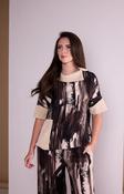 Ora Contrasting Collar Top in Brown