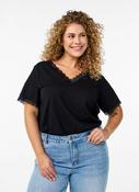 Zizzi Kamia T-Shirt in Black image